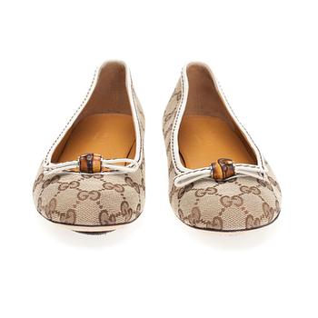 SKOR, Gucci.