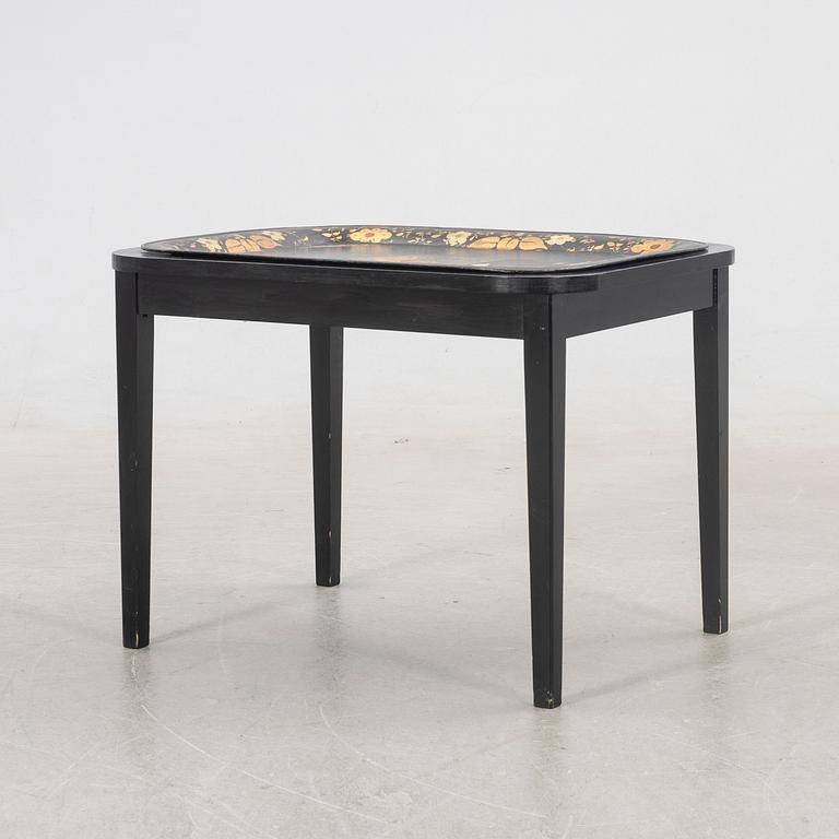 Brick table, 19th century.