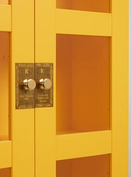 Mats Theselius, a "National Geographic" cabinet, Källemo, Värnamo post 1990.