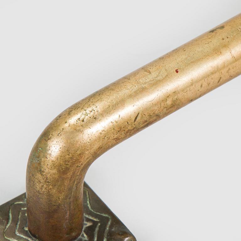 Dörrhandtag, två par, 1862 eller 1918.