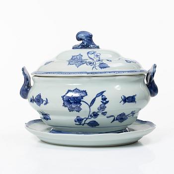 Tureen with lid and platter, porcelain, "Clove", IKEA's 18th-century series, 1990s.