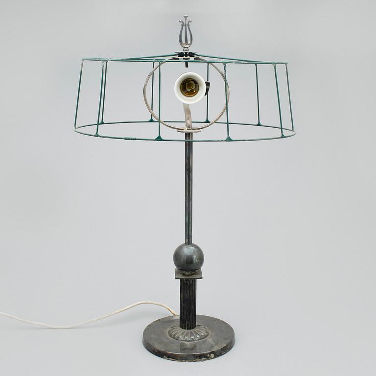 BORDSLAMPA. Nysilver. CG Hallberg.