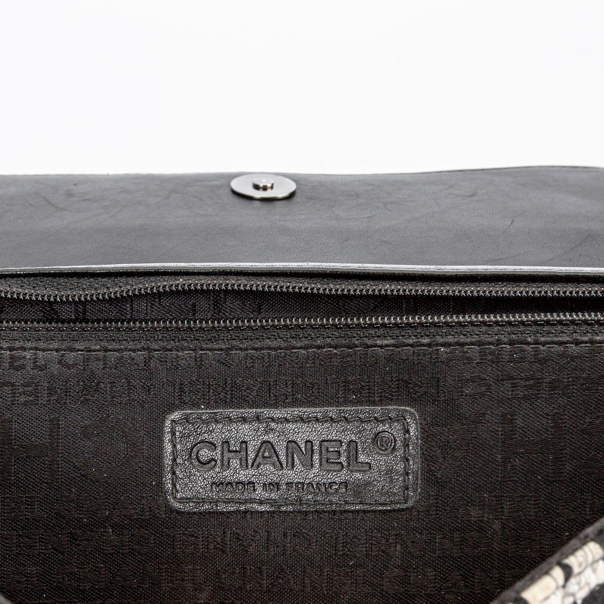 Chanel flap bag, väska, skor, scarf.