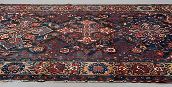 Matto, semi-antique, Chaharmahal/Bakhtiari Province, ca 386, 223,5 cm ( ca 2,5-3,5 cm flat weave at the ends).