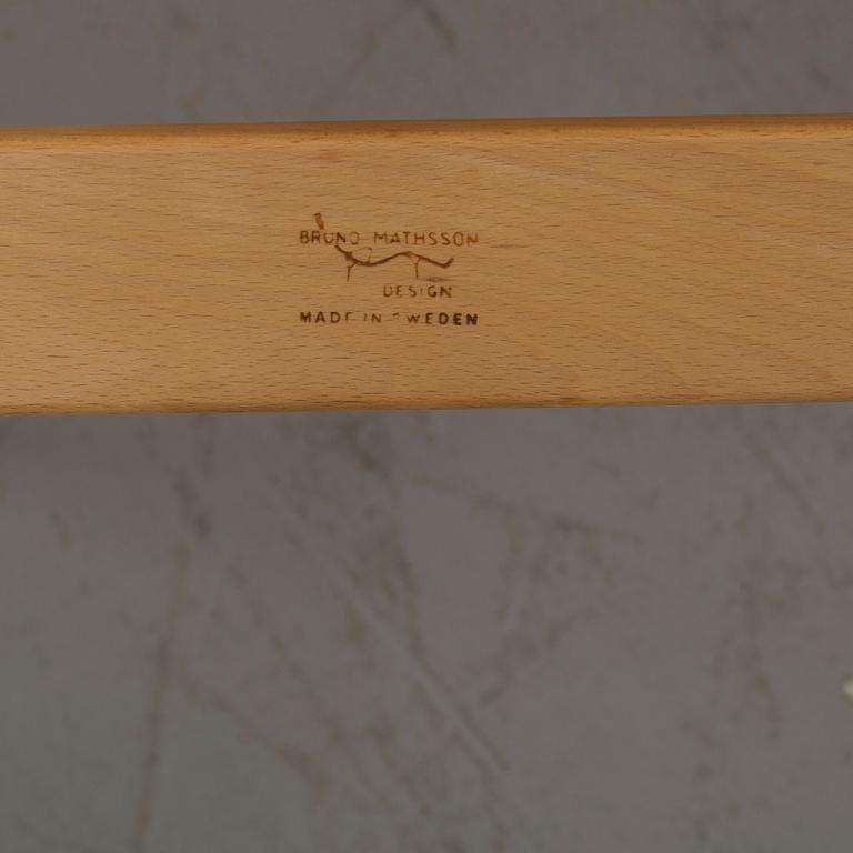 A PAIR OF BRUNO MATHSSON "MINA" ARMCHAIRS, Bruno Mathsson International.