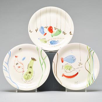 STIG LINDBERG, 12 creamware 'Löja' plates, from Gustavsberg, 1948-1962.