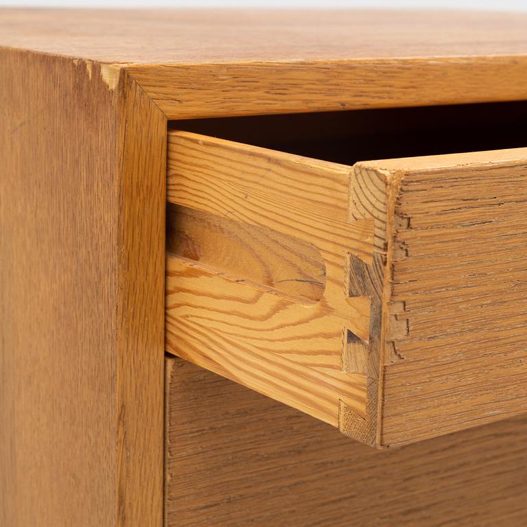Børge Mogensen, a sideboard module and one chesst of drawers from Karl Andersson & Söner, 1950's/60's.