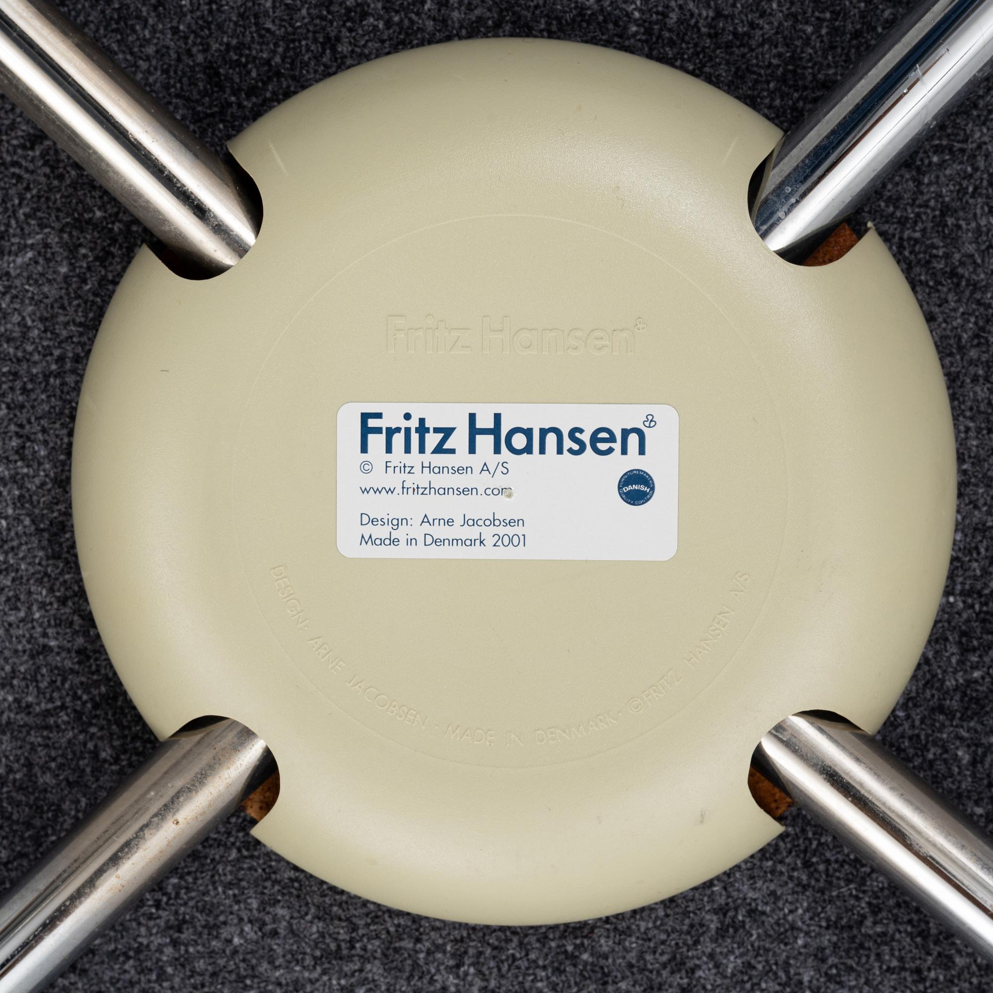 Arne Jacobsen, eight chairs, 'Serie 7', Fritz Hansen 2001.