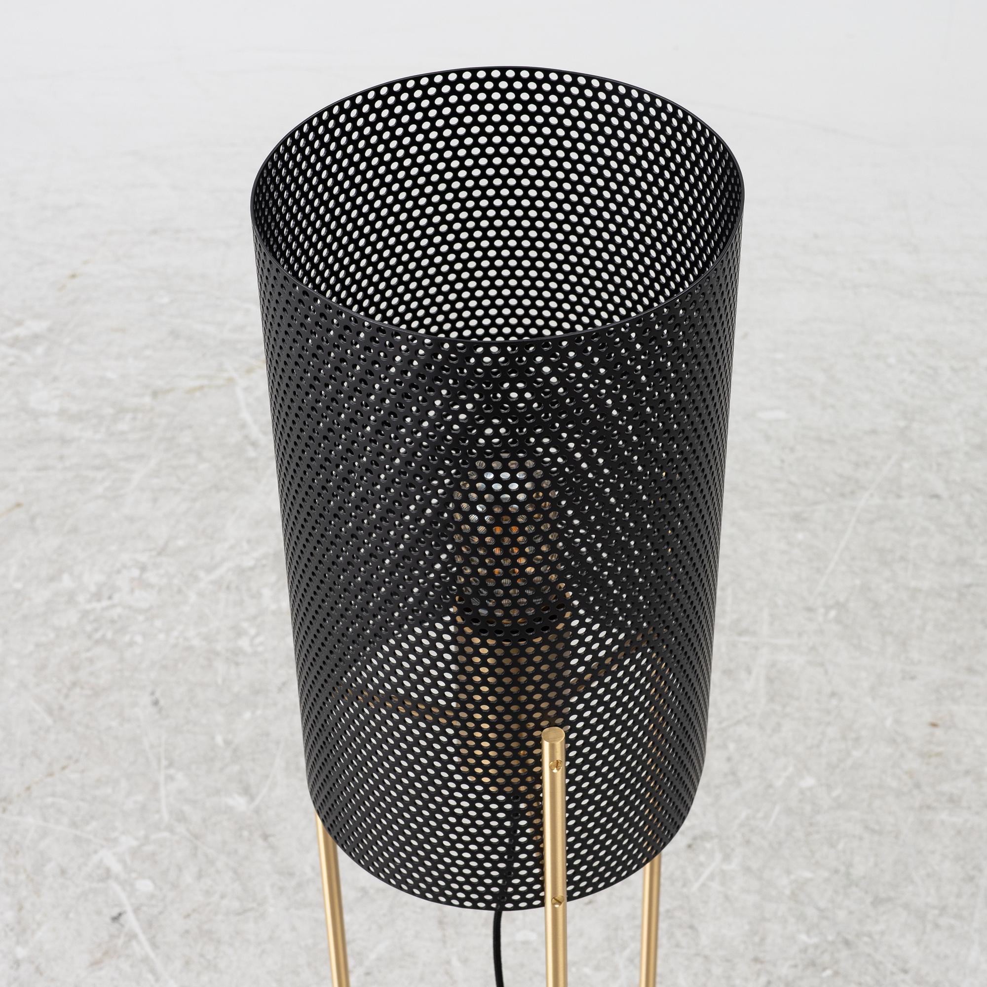 Niclas Hoflin, golvlampa, “Vouge Tripod”, Rubn.