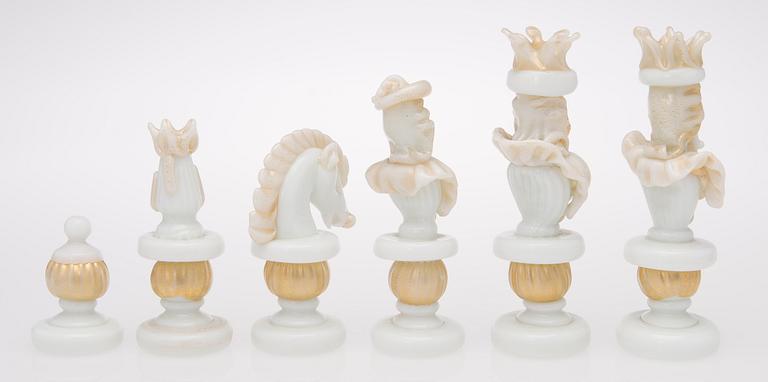 A PAULY & CIA MURANO CHESS BOARD.