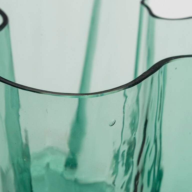 Alvar Aalto, A '9750' vase Karhula Glassworks in production 1937-1949.