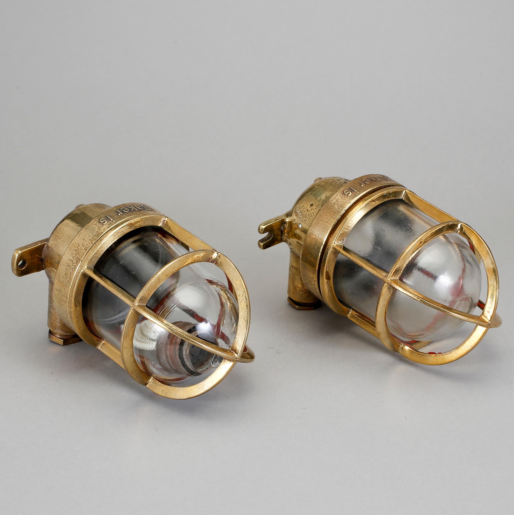 FARTYGSBELYSNING, 2 stycken, "Baker is", 1900-talets mitt.