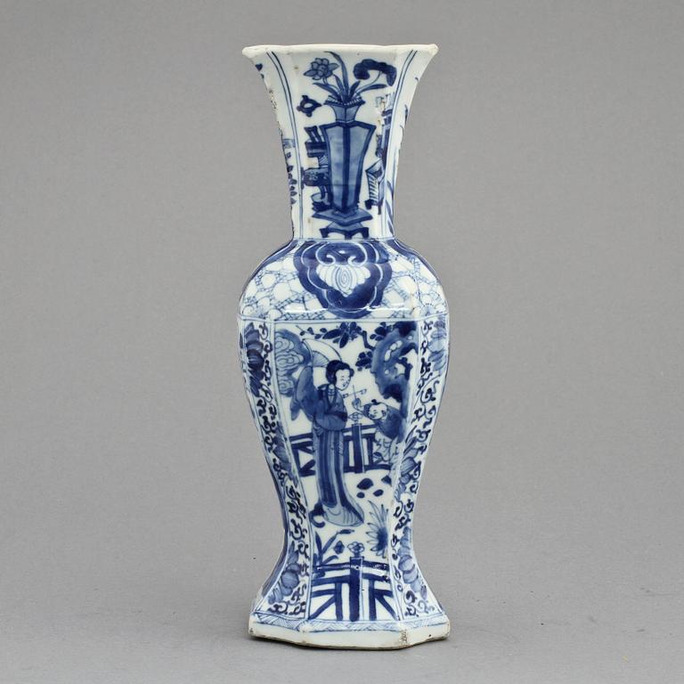 VAS, porslin, Kina, Kangxi, 1700-tal.