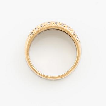 Ring 18K guld och vitguld med runda briljantslipade diamanter.