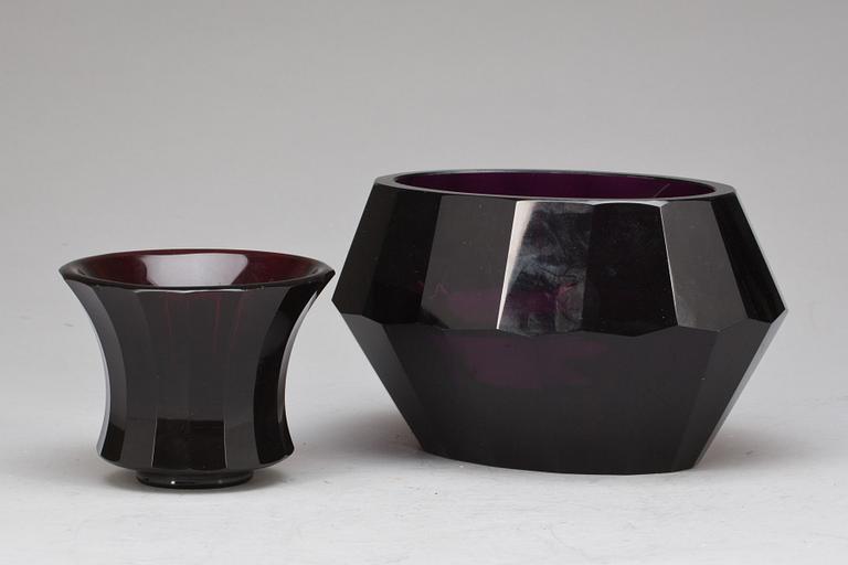 SKÅLAR, 2 st, olika, sannolikt Böhmen/Österrike, tidigt 1900-tal.