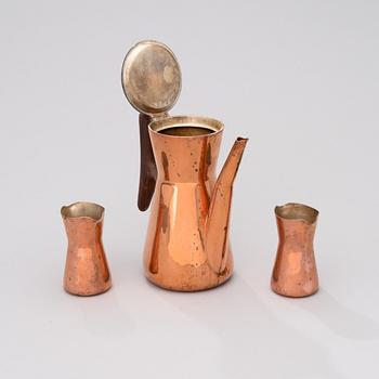 TAPIO WIRKKALA, KAHVIKANNU JA KERMAKKOJA 2 KPL. Leimatut Tapio Wirkkala, Hopeakeskus Oy. 1900-luvun loppupuoli.