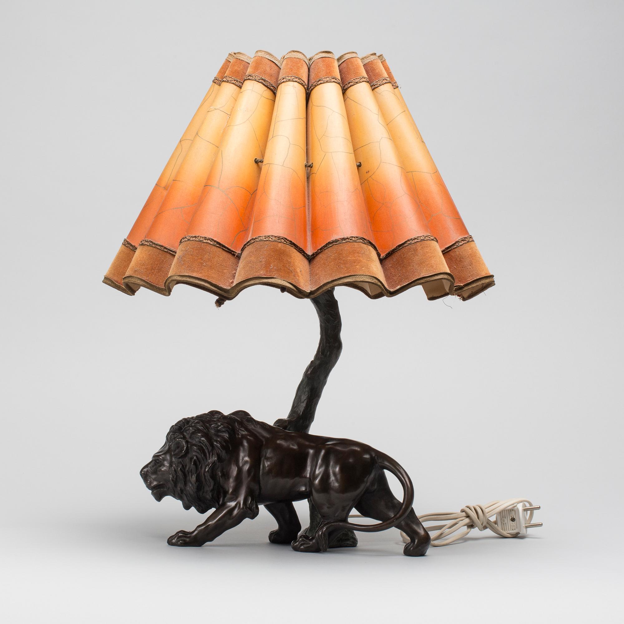 BORDSLAMPA, patinerad metall, 1900-talets andra hälft.
