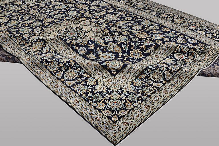 A carpet, Kashan, ca 413 x 312 cm.