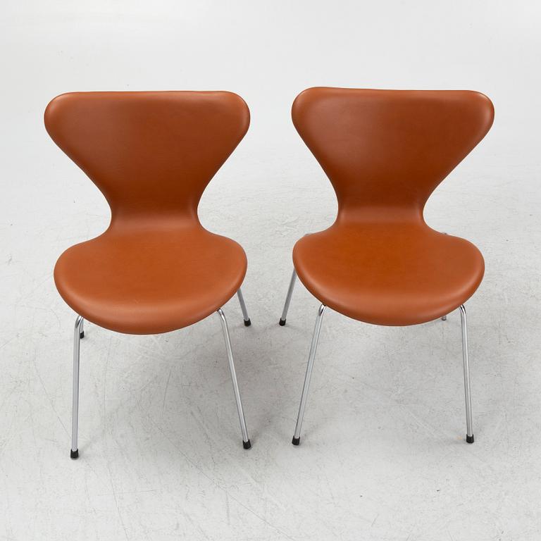 Arne Jacobsen, six "Series 7" chairs for Fritz Hansen, Denmark.