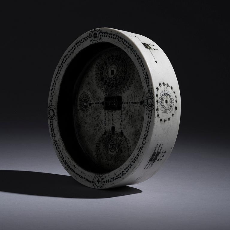 RUT BRYK, A CERAMIC BOWL. Signed Bryk.