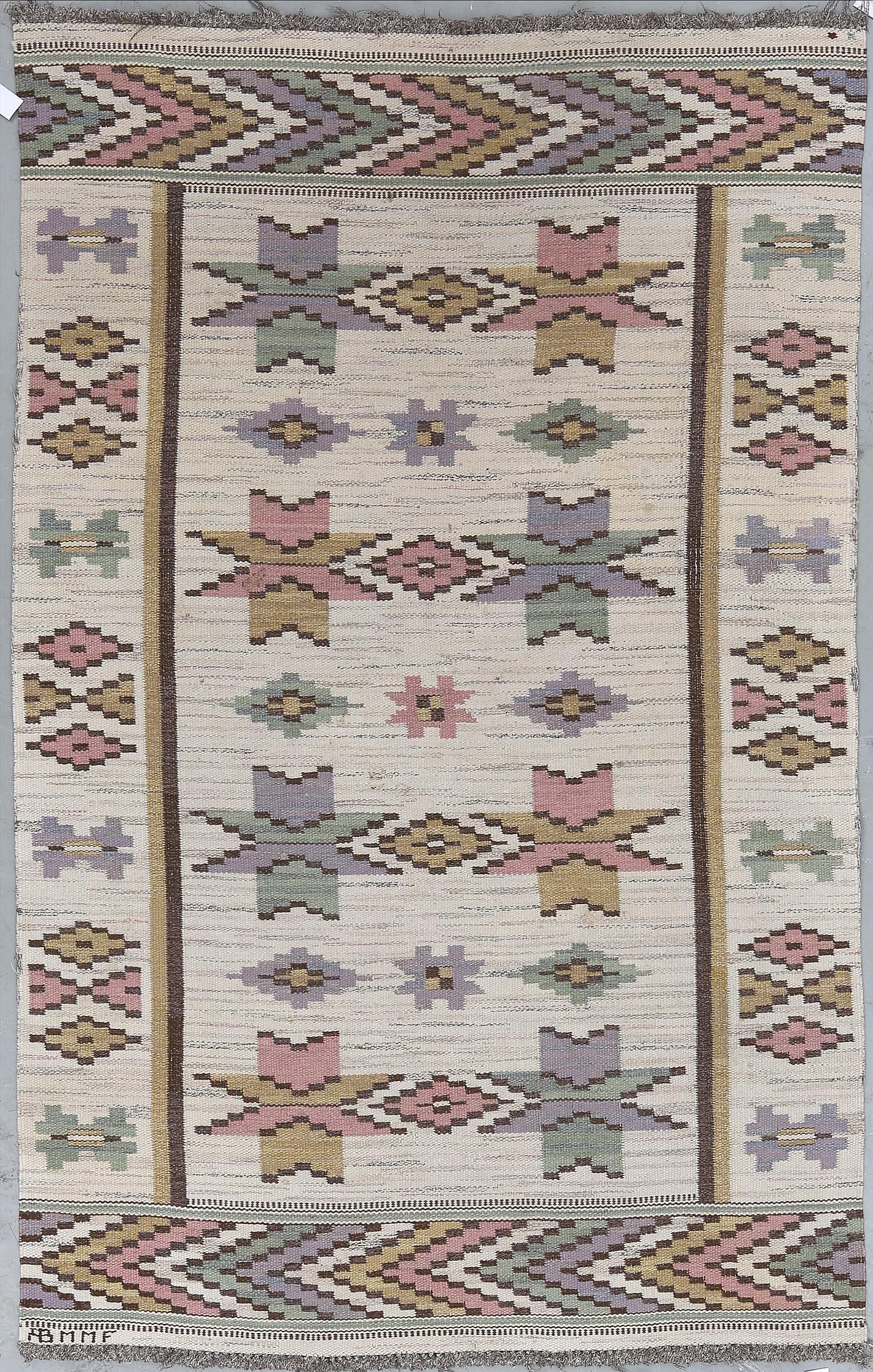MATTA. "Vit botten". Rölakan. Signerad AB MMF. Ca  246x155 cm.