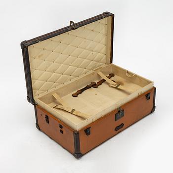Louis Vuitton, orange Steem Trunk from the early 20th century.