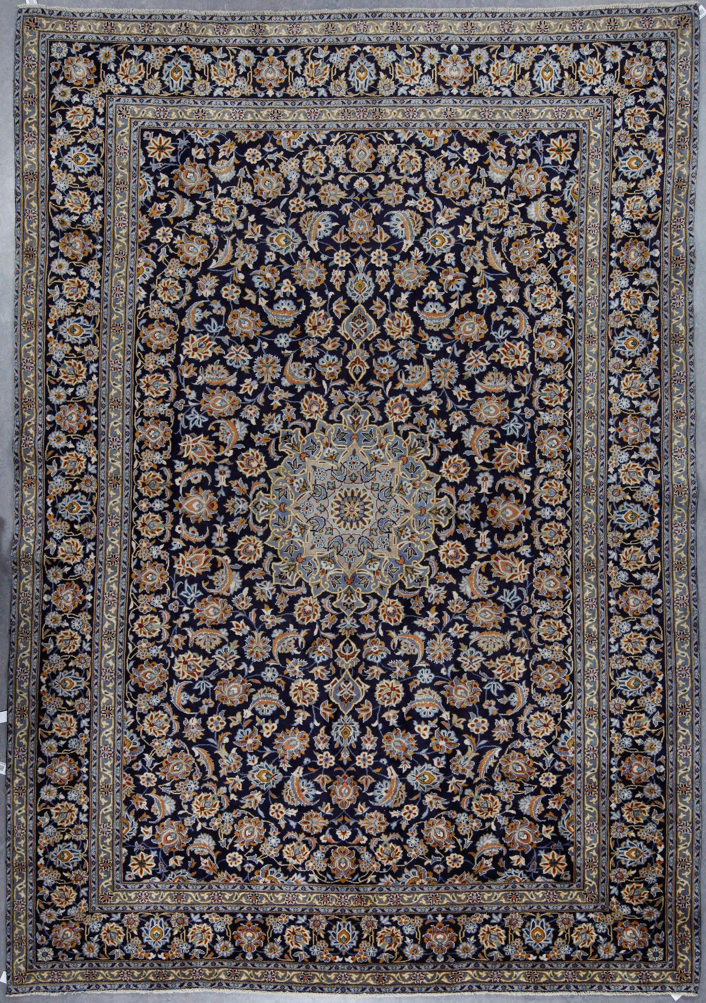 MATTA, Keshan, ca 408x300 cm.