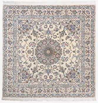 Matta, Nain part silk, s.k 9LAA, ca 200 x 200 cm.