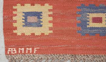 CARPET. "Röd grön äng". Flat weave (Rölakan). 357 x 251  cm. Signed AB MMF.