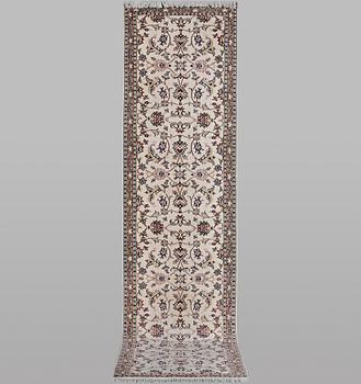 Gallerimatta, Keshan, ca 380 x 86 cm.