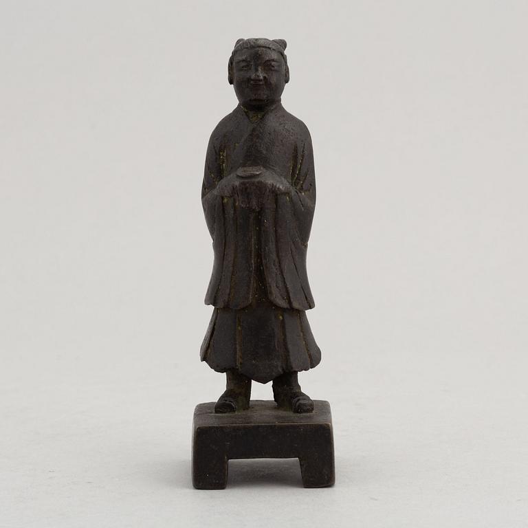 A bronze sculpture, late Qing dynasty.