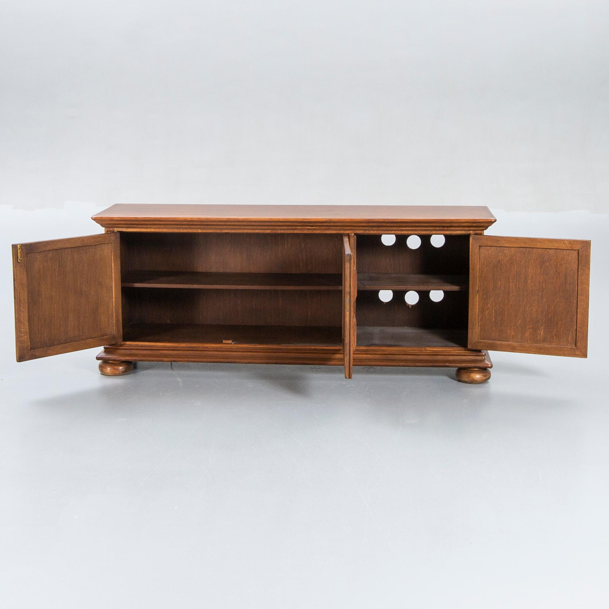 Sideboard 1900-talets andra hälft.