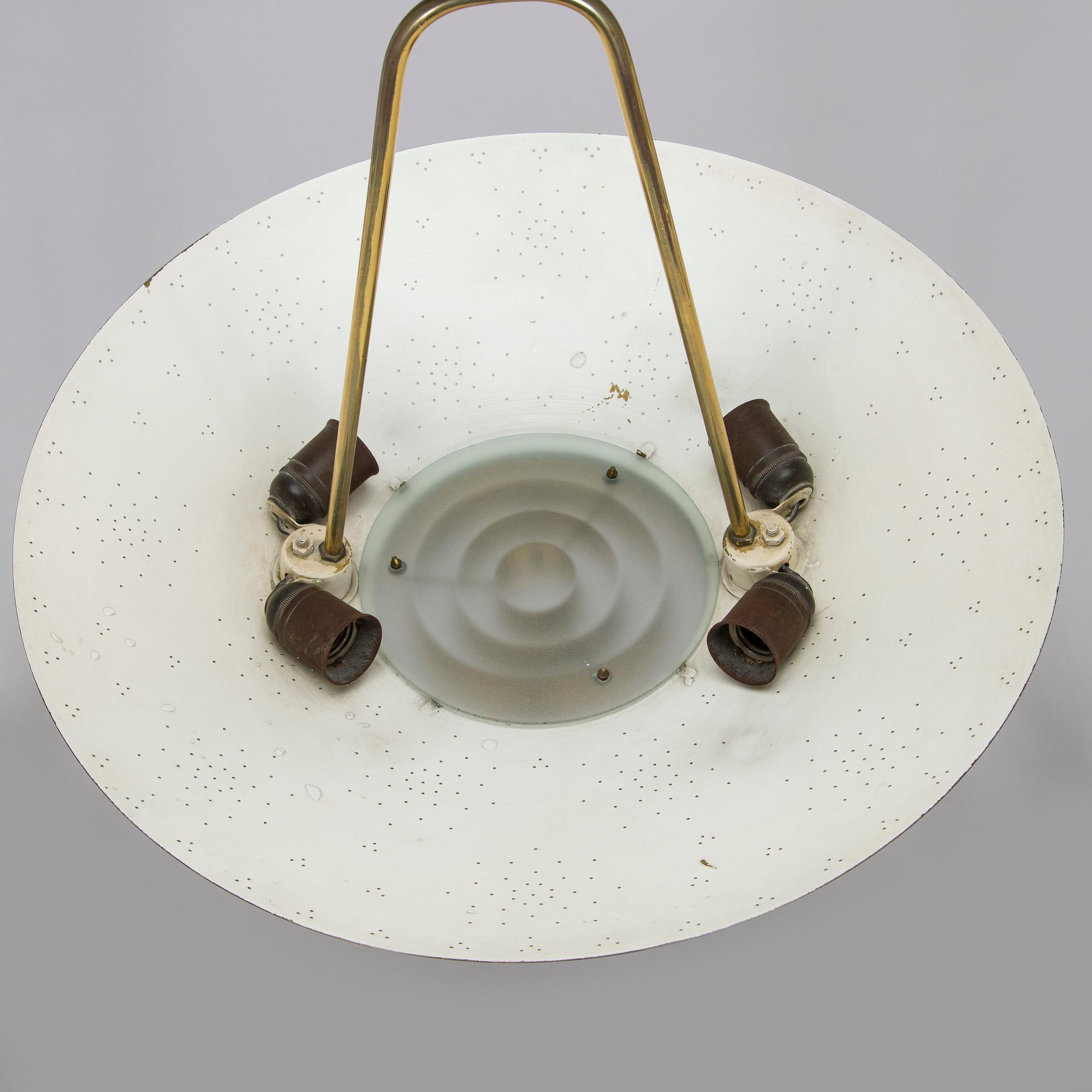 Paavo Tynell, a mid-20th-century '9060' pendant light for Taito, Finland.