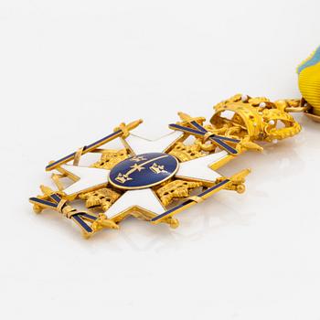 Svärdsorden, kommedörsset med halskors i 18 k guld och kraschan .