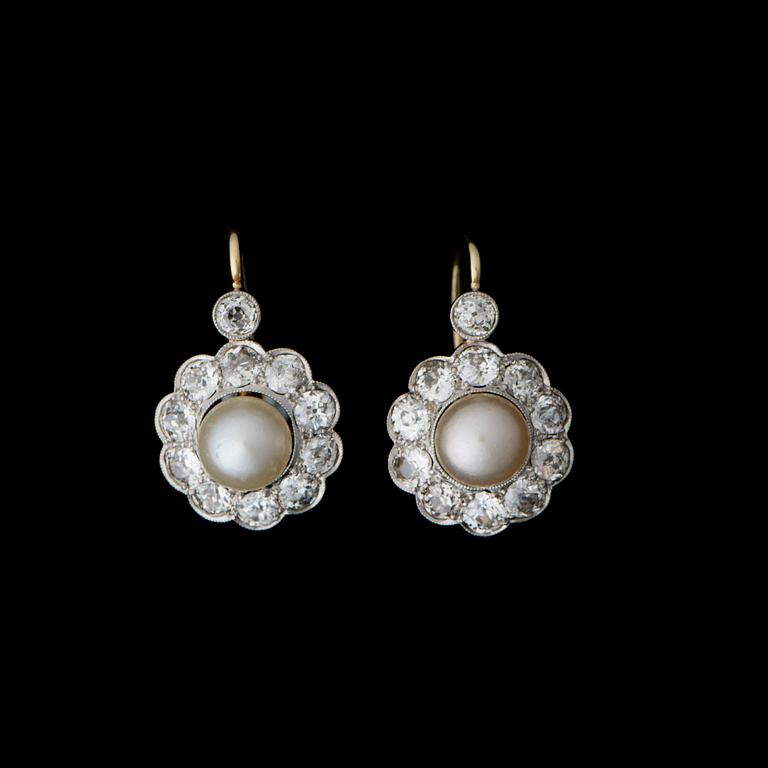 A PAIR OF EARRINGS, pearls, old cut diamonds, 18K gold.