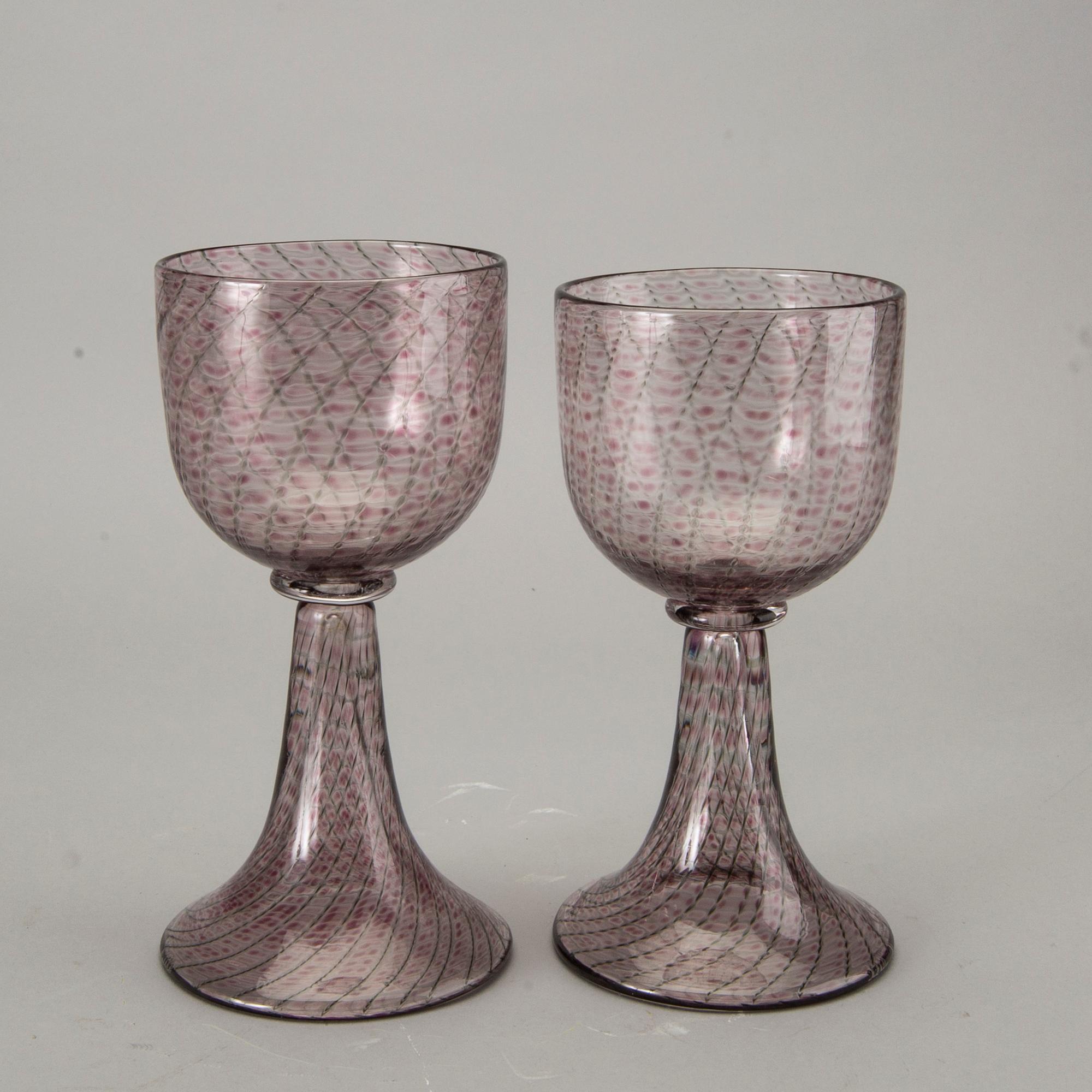 KERTTU NURMINEN, pokalglas, 2 st, Nuutajärvi Notsjö, signerade.