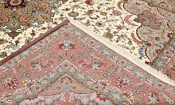 A part silk Tabriz carpet, so-called 50 Raj, approx. 356 x 250 cm.