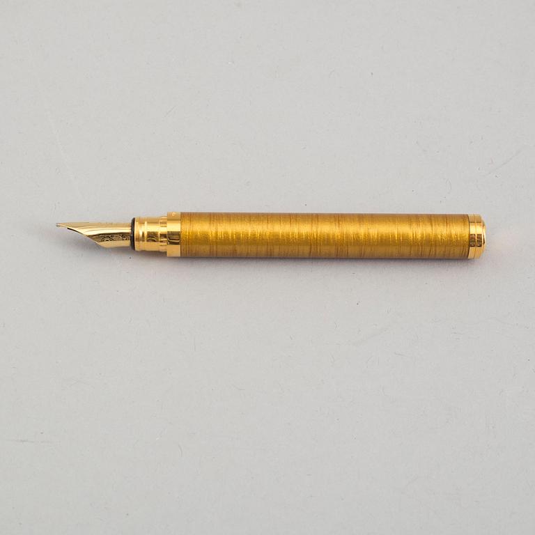 ST DUPONT, a gilt and Chinese lacquer 'Lady' fountain pen, France, 1999.