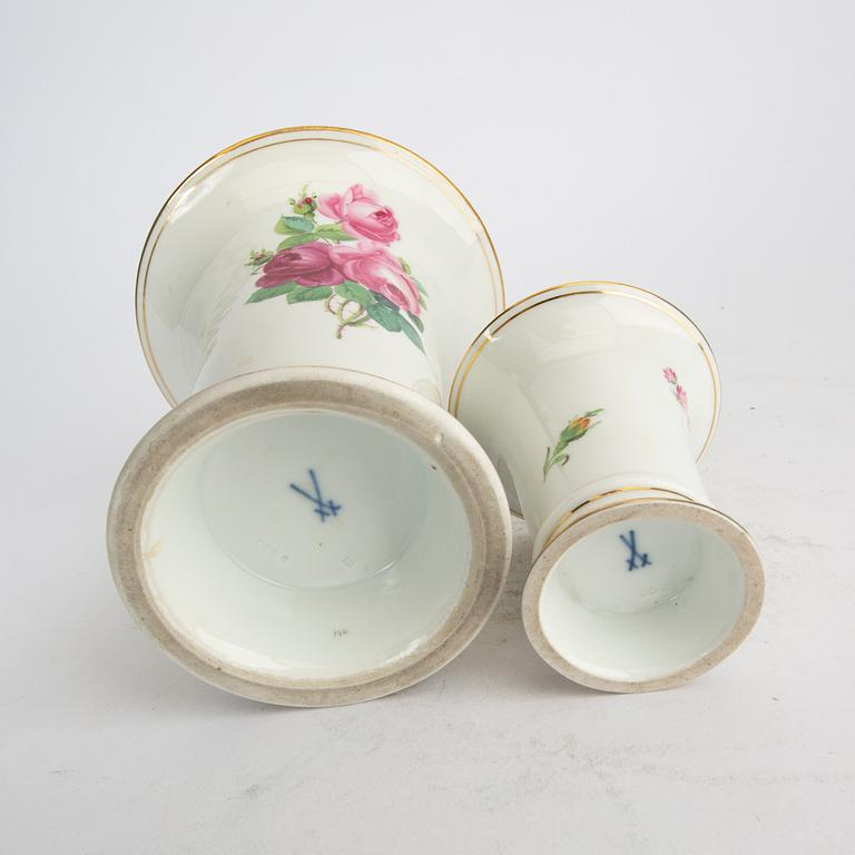 A set of two Meissen porcelain vases first half of the 20th century.