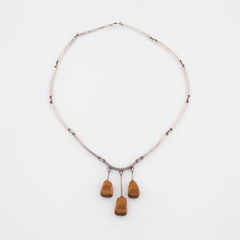 NIELS ERIK FROM, Nakskov, Danmark, collier med tigeröga.