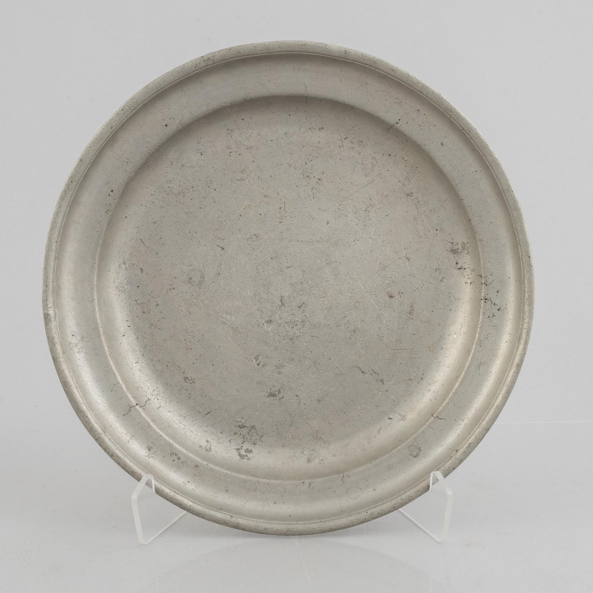A pewer charger by A. Hedenbom the elder, Örebro 1733.