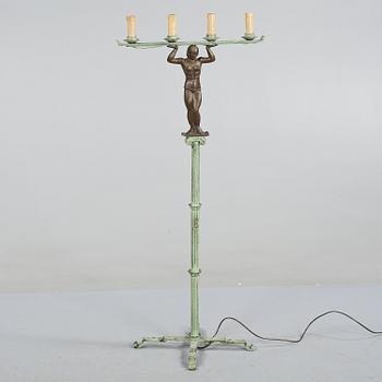 GOLVLAMPA, 1900-talets första hälft.