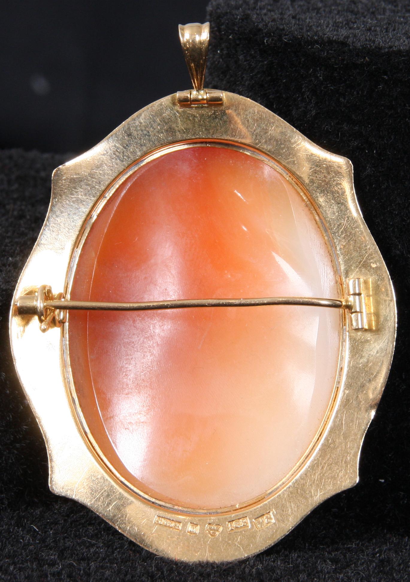 BROSCH, guld 18k med camé.
