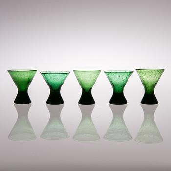 YRJÖ ROSOLA, GLAS, 10 st. Vähän vino. Karhula, 1930-tal.