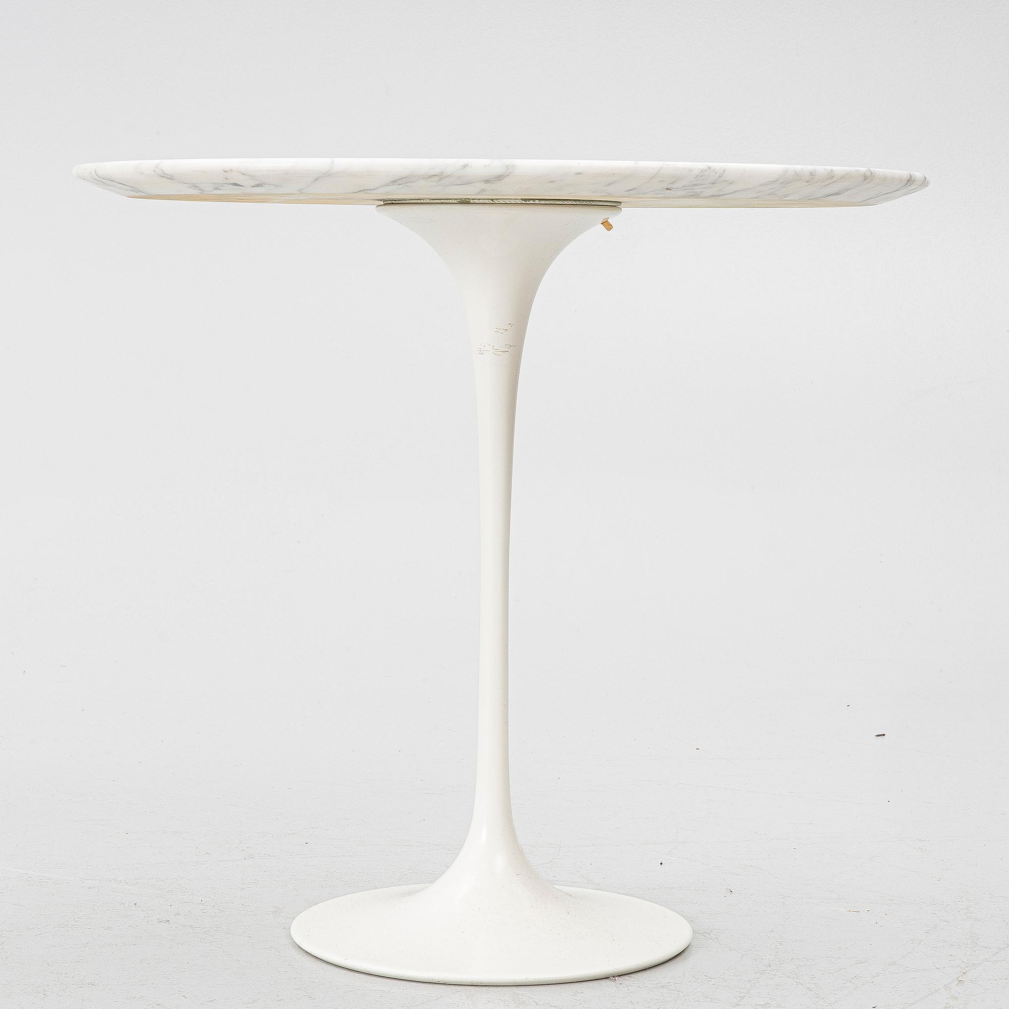 Eero Saarinen, Soffbord/sidobord, "Tulip", Knoll International.