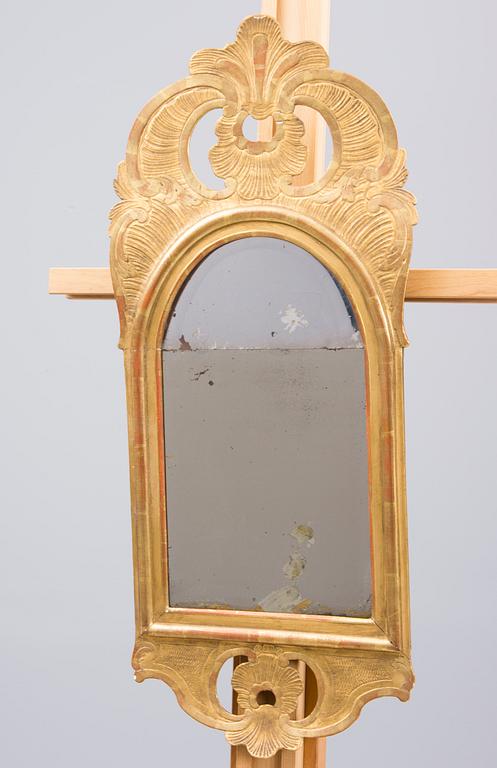 SPEGEL, rokoko, hallstämplad, troligen Norrköping, 1700-talets senare hälft.