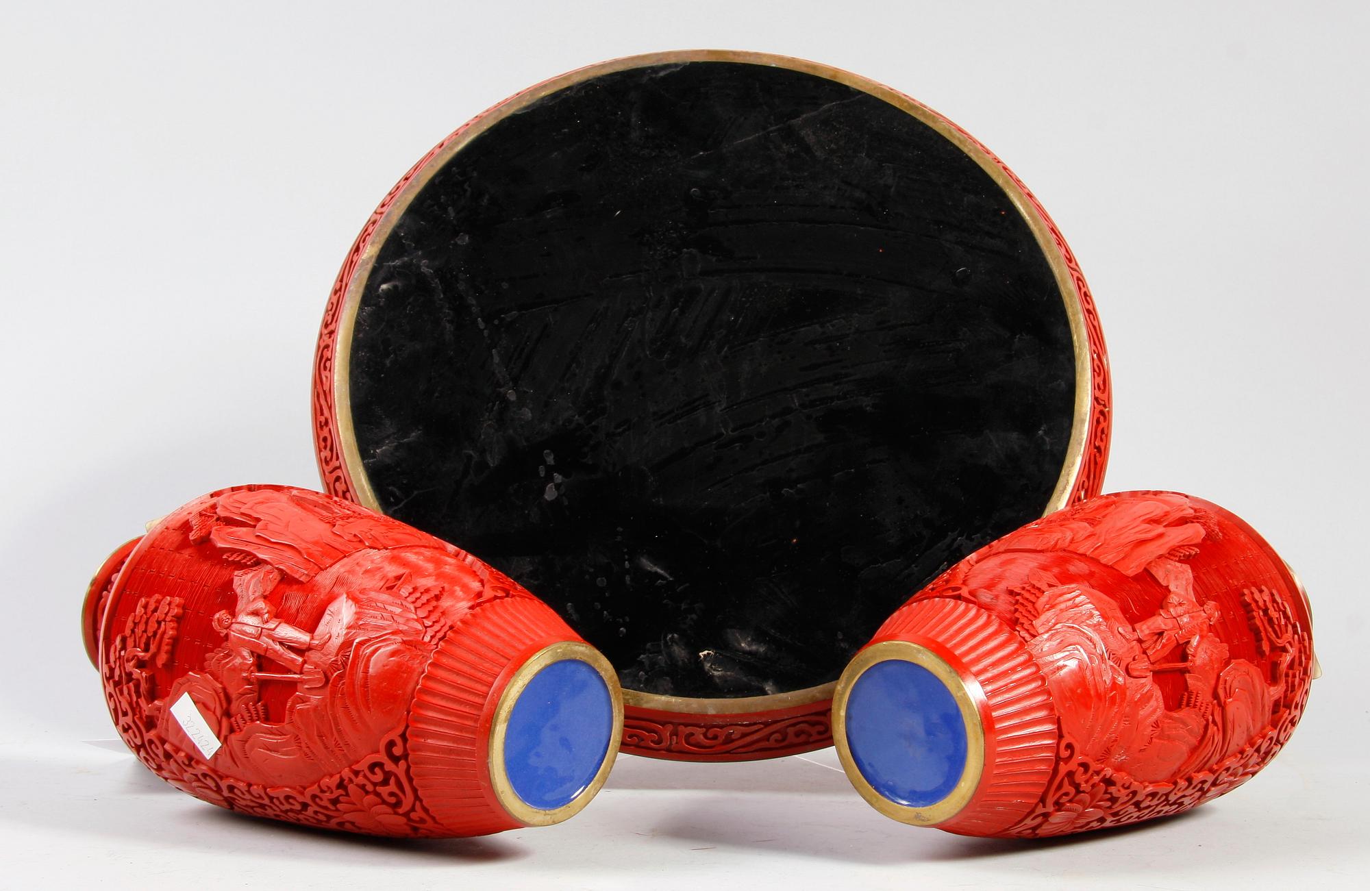 VASER SAMT FAT, 3 delar, lack, metall, Kina, 1900-tal.