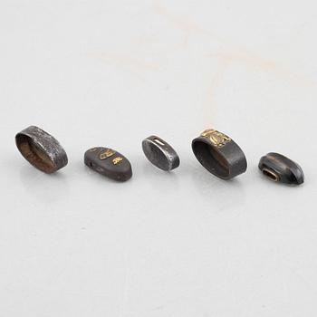 Fuchi and Kashira 4 pairs as well as 2 + 3 odd ones, Edo and Meiji.