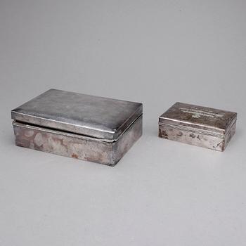 CIGARETTSKRIN, 2 st, silver, bla Japan, 1900-tal.