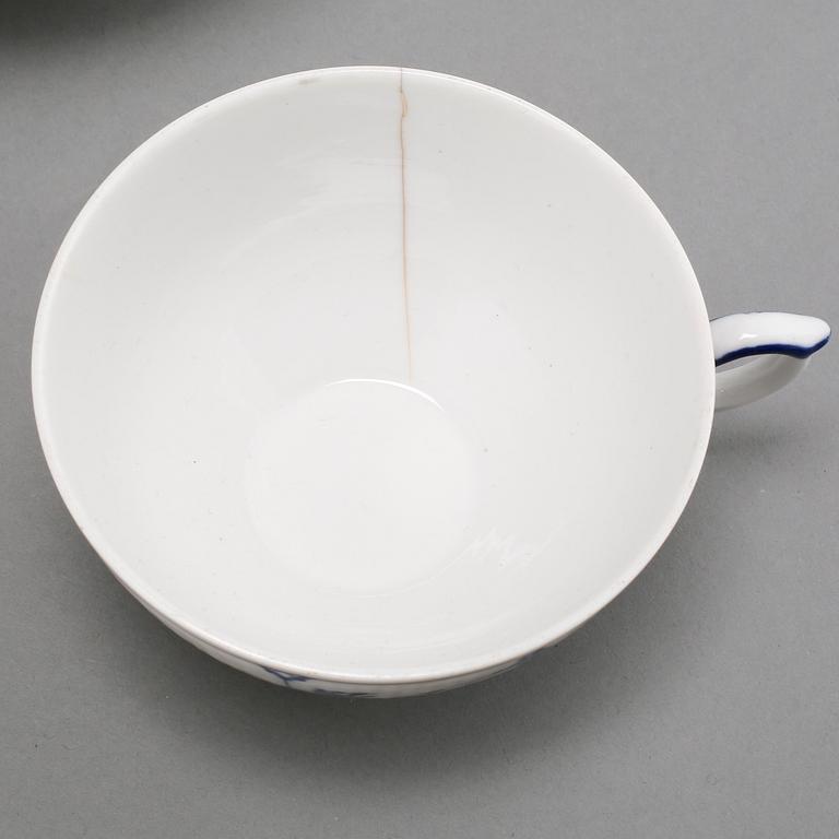 SERVISDELAR, 31 st, porslin, "Musselmalet", Royal Copenhagen, Danmark, 1900-tal.
